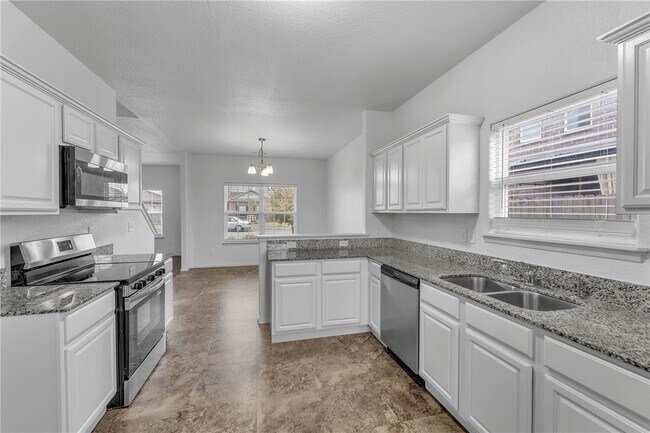 Photo - 4404 SW Gallatine Ave