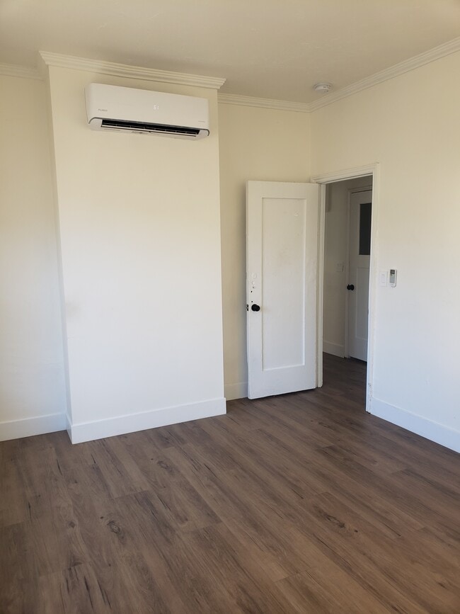 Photo - 2631 S Manhattan Pl