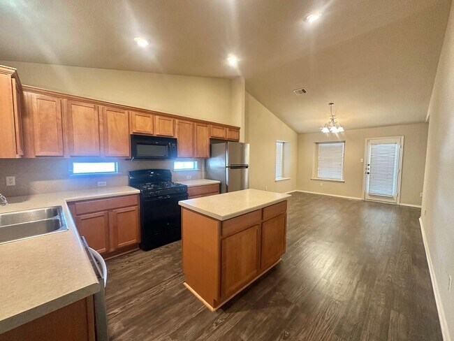 Photo - 3 BED 2 BATH NEW MANAGEMENT!!!!