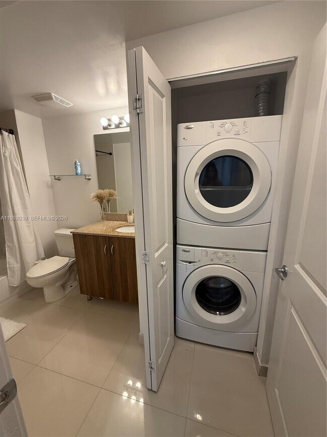 Photo - 601 NE 23rd St Unit 901