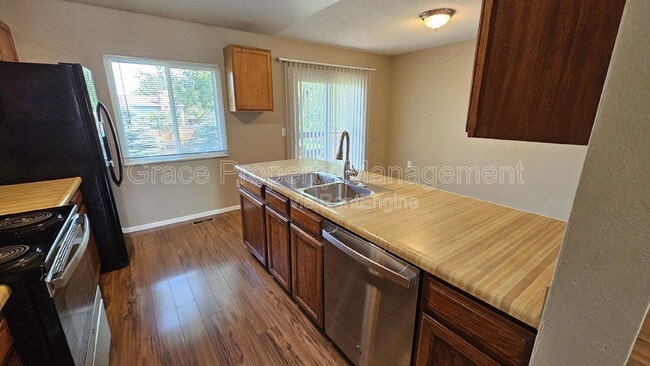 Photo - 3234 S Dudley St