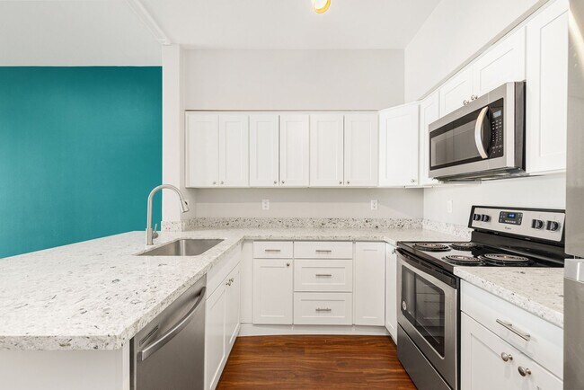 Photo - 2 Bedroom 2 Bath Townhouse 2 Car Garage S ...