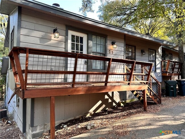 Photo - 899 Hillyer St