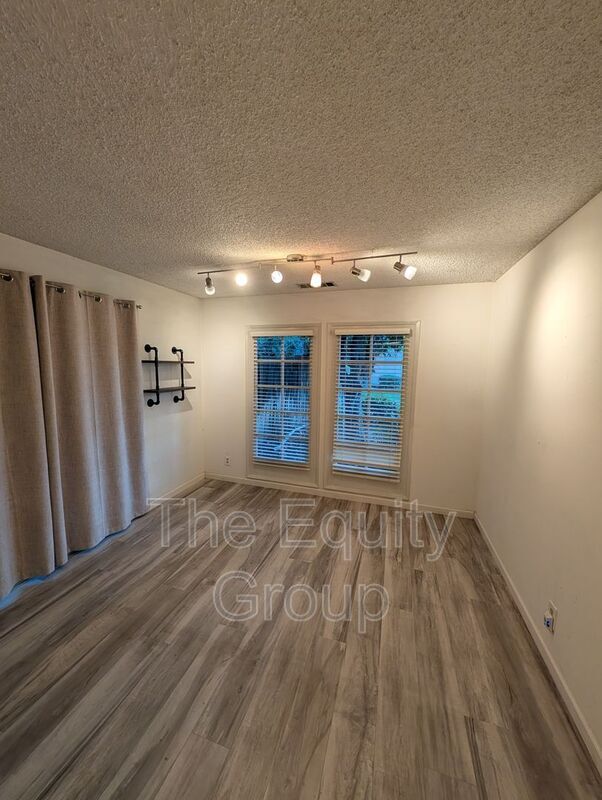 Photo - 4017 W Hillsdale Ct
