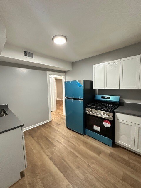 Photo - 7957 S Maryland Ave