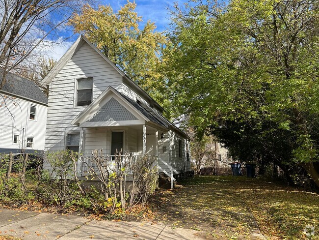 Building Photo - 1334 Carman Ave NE Rental