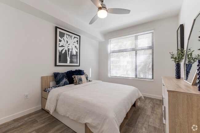 1BR, 1BA - 708SF - Bedroom