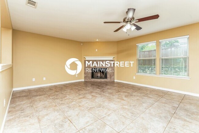 Photo - 3 Bedroom Pet-Friendly Home in Balch Springs, TX with Main Street Renewal