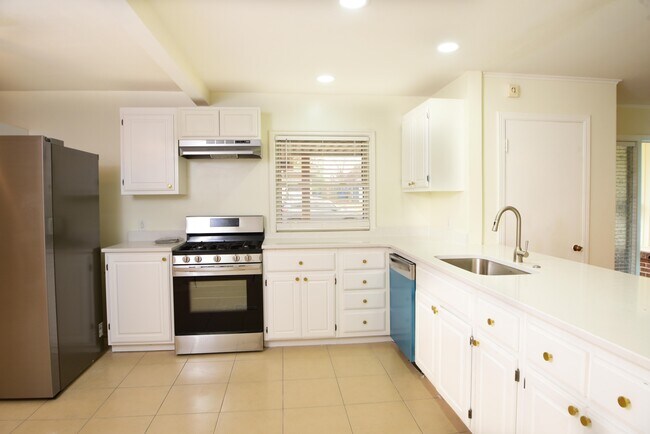 Photo - 3522 S Toledo Ave