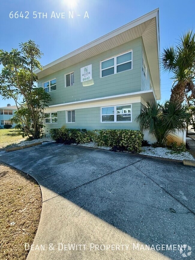 Building Photo - Completely Remodeled 2/1 in West St Pete -... Unit A Rental