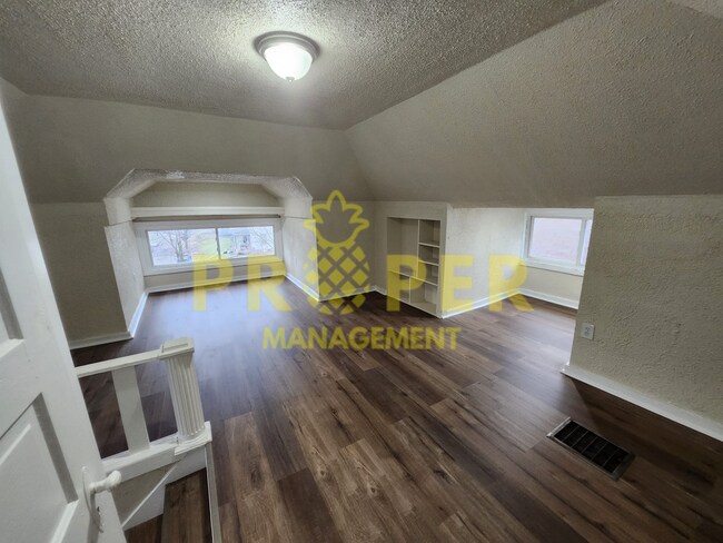 Photo - 237 Lexington Ave Unit Upper