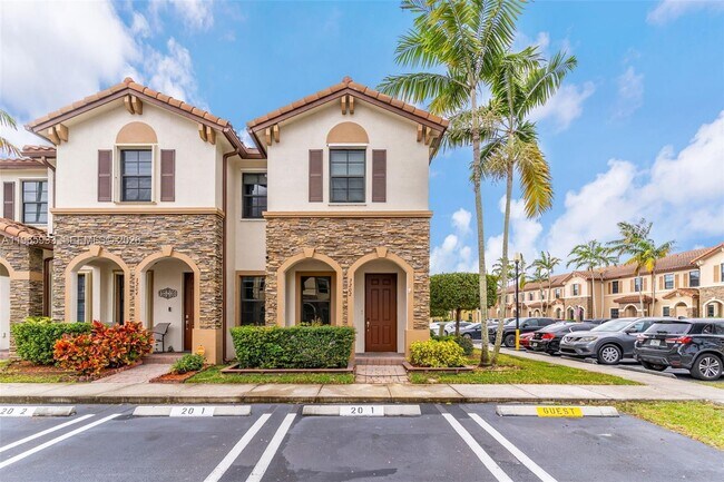 Building Photo - 3202 SE 6th St