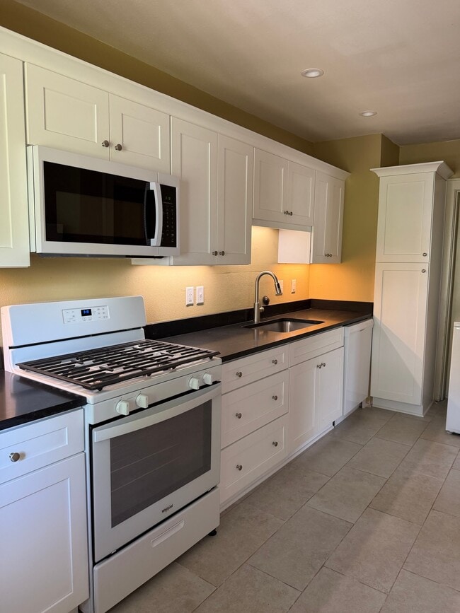 Photo - 607 E 6th St Unidad B