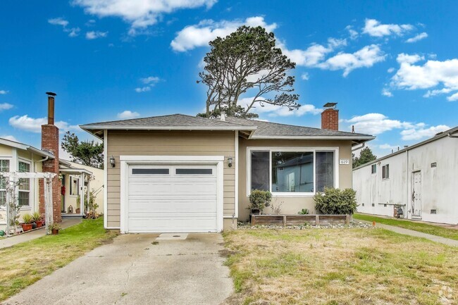 Building Photo - Welcome to Your Serene Coastal Retreat! 3 ... Rental