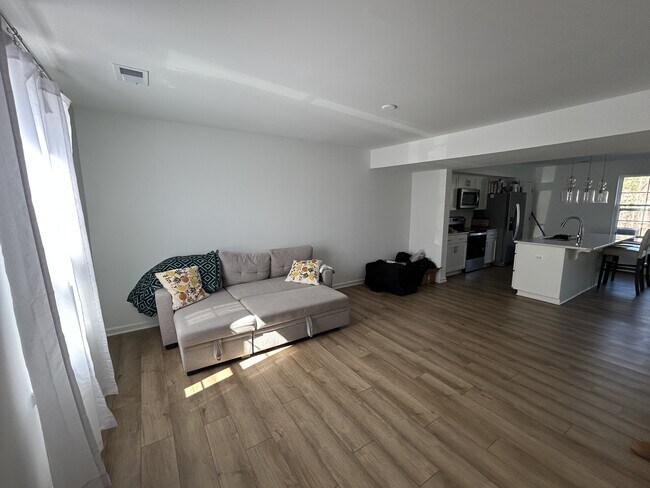 Photo - 64 Balsam Ct