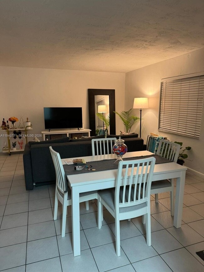 Photo - 130 Mendoza Ave Unit 24