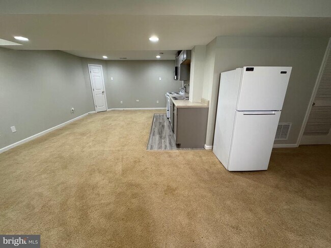 Photo - 29 Newbury Dr