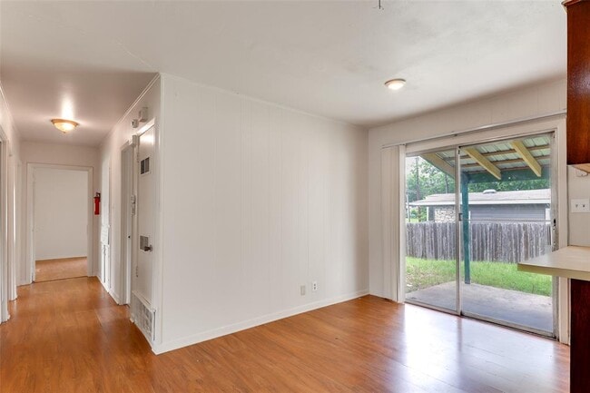 Photo - 1800 Rhodes Rd