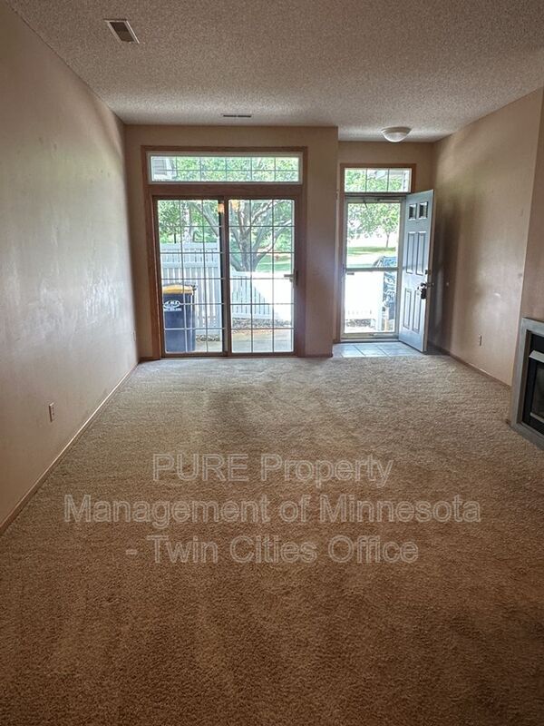 Photo - 15644 Garrett Dr
