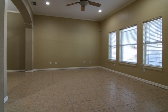 Photo - 6708 N 4th St