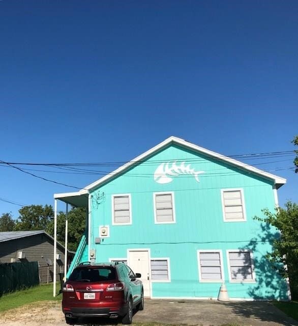 Building Photo - 717 6th St