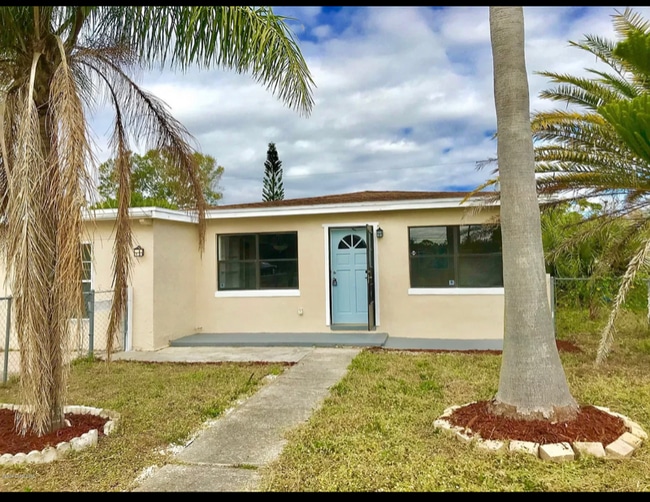 Building Photo - 2434 Sarno Rd Rental