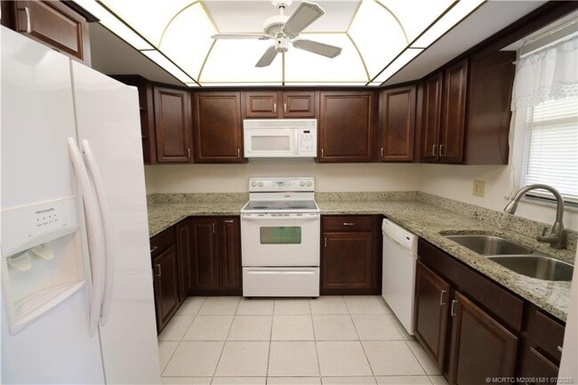 Photo - 241 SW South River Dr Unit 106