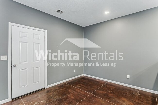 Photo - 645 N Grandstone St