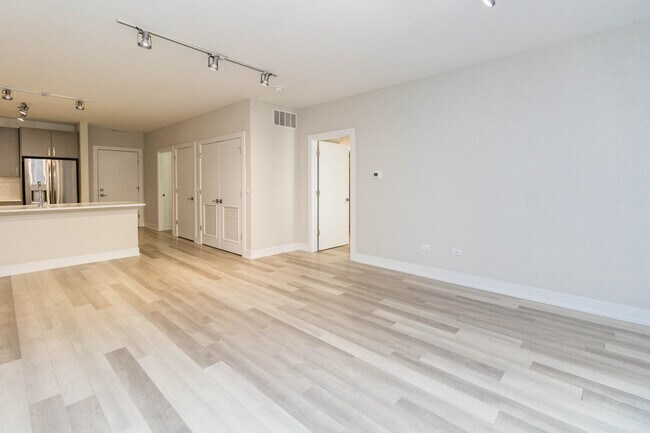 Photo - 1554 N Talman Ave