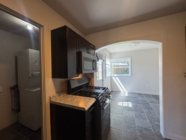 Photo - 3 Bedroom In East Tacoma!