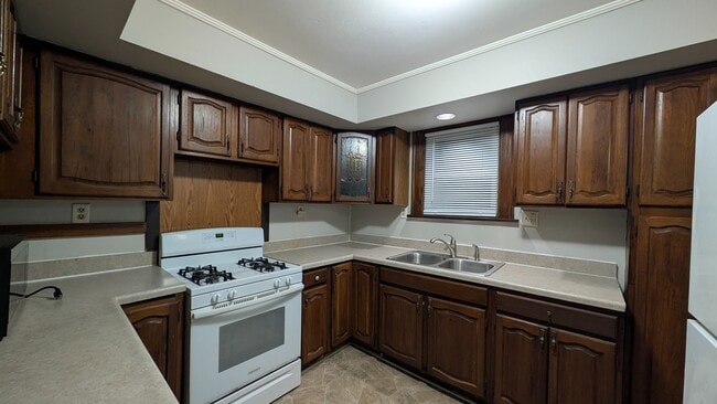 Photo - Newly Renovated 3-Bedroom Apartment in Mic... Unidad Apt 1