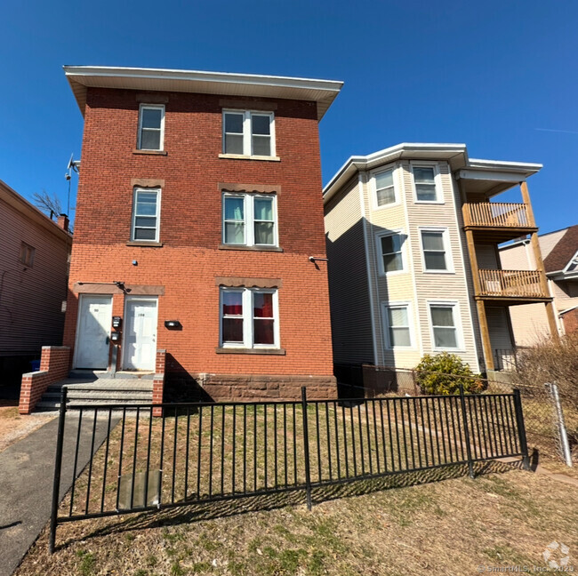 Building Photo - 108-110-110 New Britain Ave Unit 3 Rental