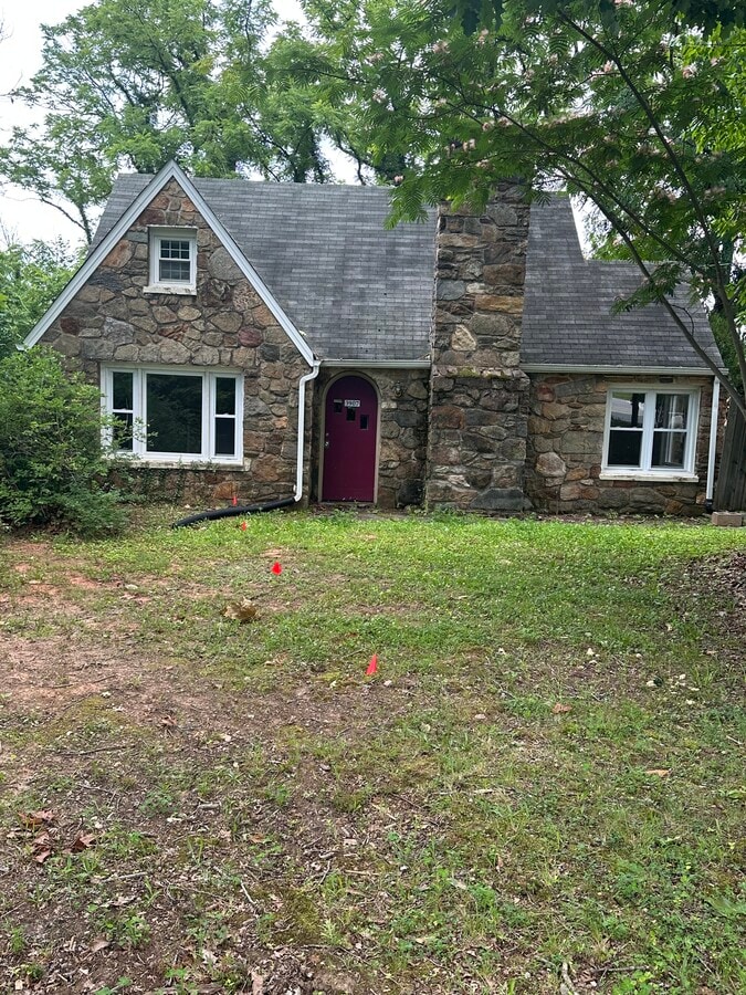 Photo - 3907 S Amherst Hwy Casa