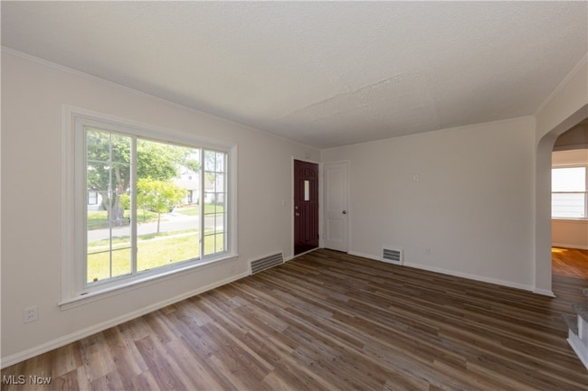 Photo - 21304 Watson Rd
