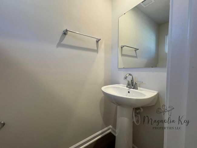 Photo - 162 Villa Grande St