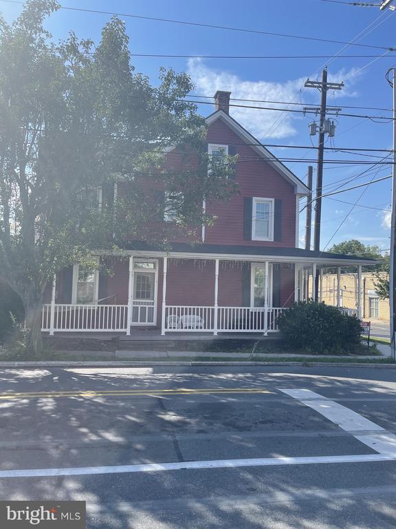 300 W Middle St