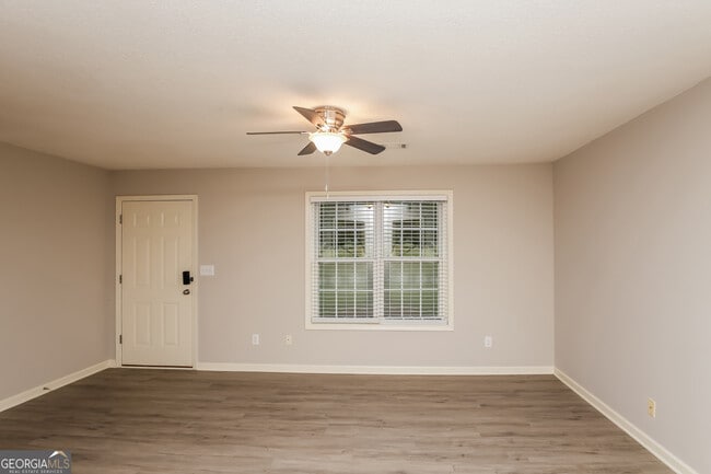 Photo - 360 Southern Trace Dr