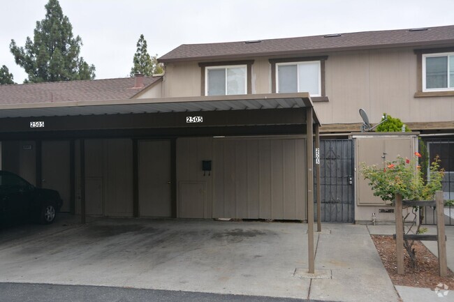 Building Photo - Antioch 3 bedroom, 1 1/2 bath, 2 story tow... Rental