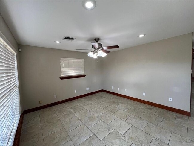 Photo - 3508 Decomine St