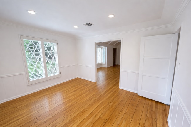 Photo - Charming Country English Home