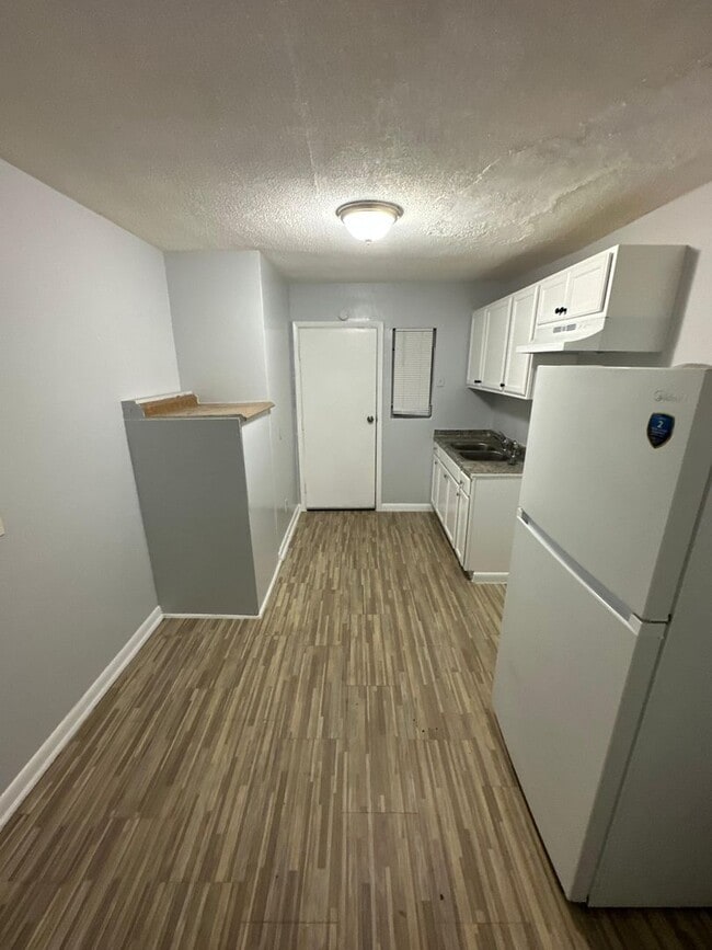 Building Photo - 2845/2847 W 6th St. Unit 2847