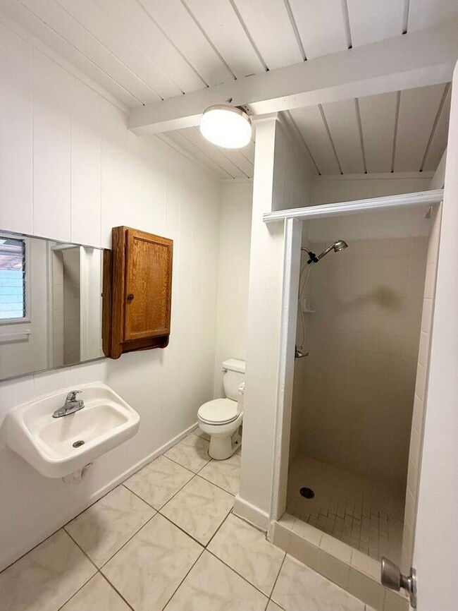 Photo - Aliamanu/Salt Lake - 2 bedroom 1 bath Duplex