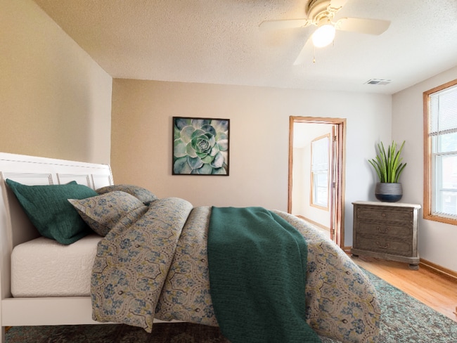 Photo - 2640 Fillmore St NE