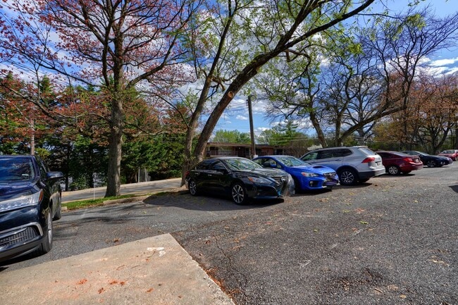 Photo - 1 Bed 1 Bath Home for Rent in Rockville, MD- INCLUDES GAS/HEAT AND WATER