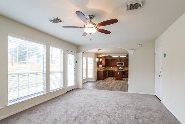 Photo - 519 Holly Crest Dr