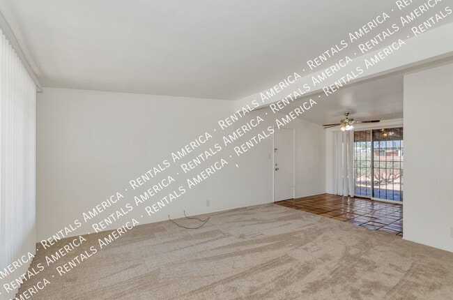 6545 E Calle Luna