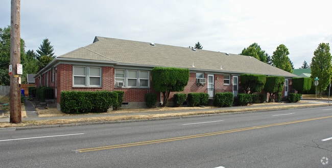 Building Photo - 61st & Halsey Rental