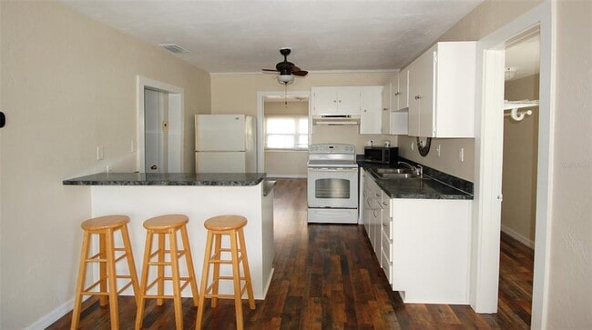 Photo - 247 Short St