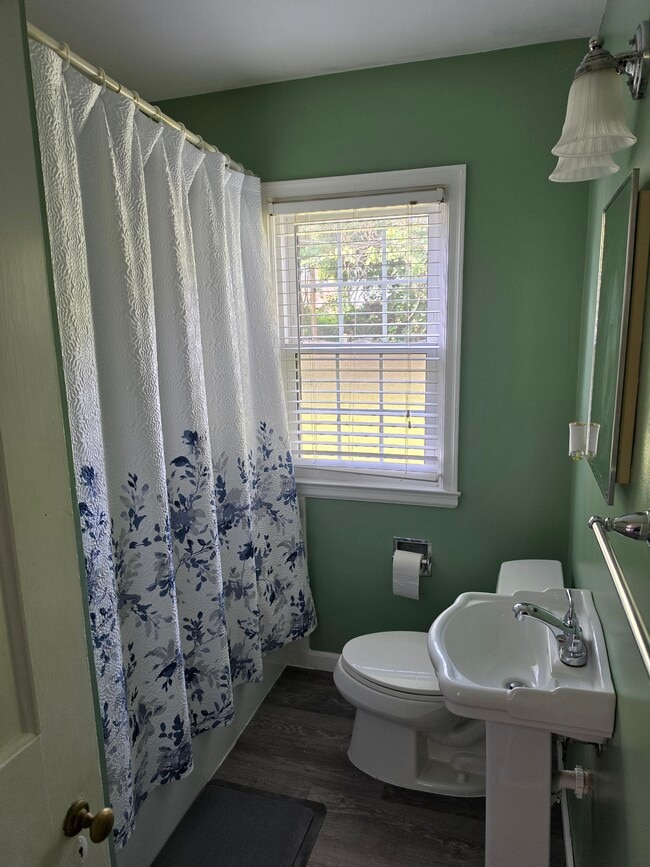 Bathroom #1 - 1730 Morey Ave