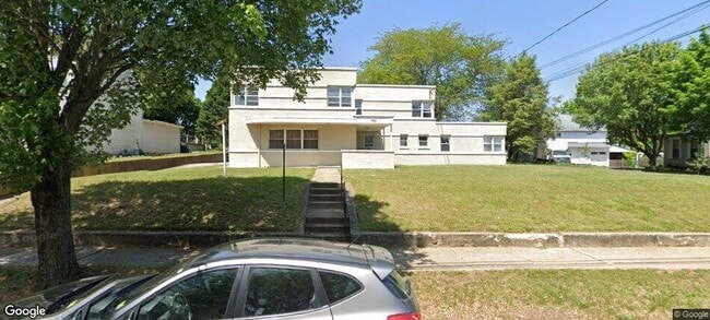 Building Photo - 1705 kings highway Unit Apt4
